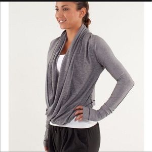 Lululemon Iconic in Inkwell Wee Stripe, size 6