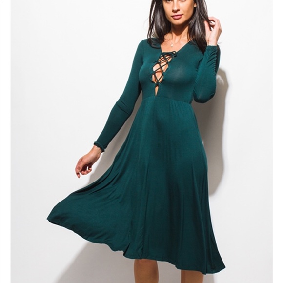1 left!🍂 Hunter green lace up midi dress - Picture 3 of 8