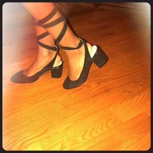 Nine West tie up heels size 7