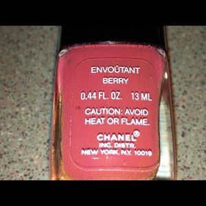 Chanel Le Vernis ENVOUTANT BERRY Nail Polish Rare!