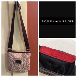 TOMMY HILFIGER AUTHENTIC CROSS BODY PURSE