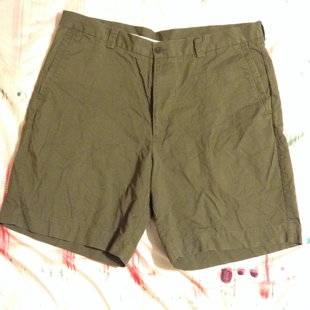 Kenneth Cole reaction olive green shorts💛