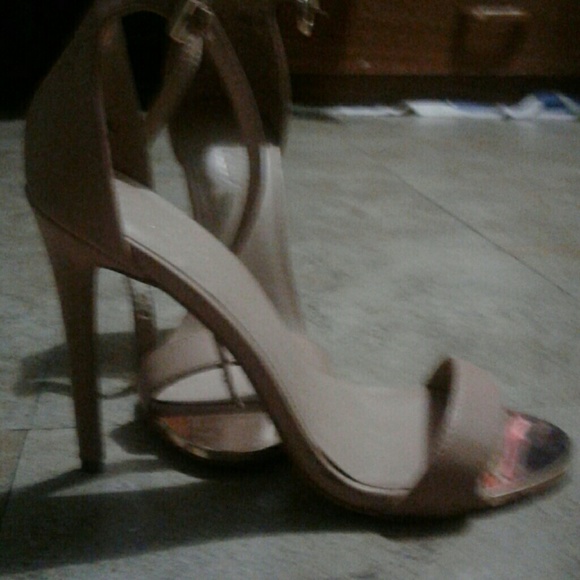 Heels - Picture 2 of 3