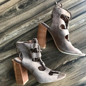 Jeffrey Campbell Allow