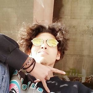 Meet your Posher, Christian