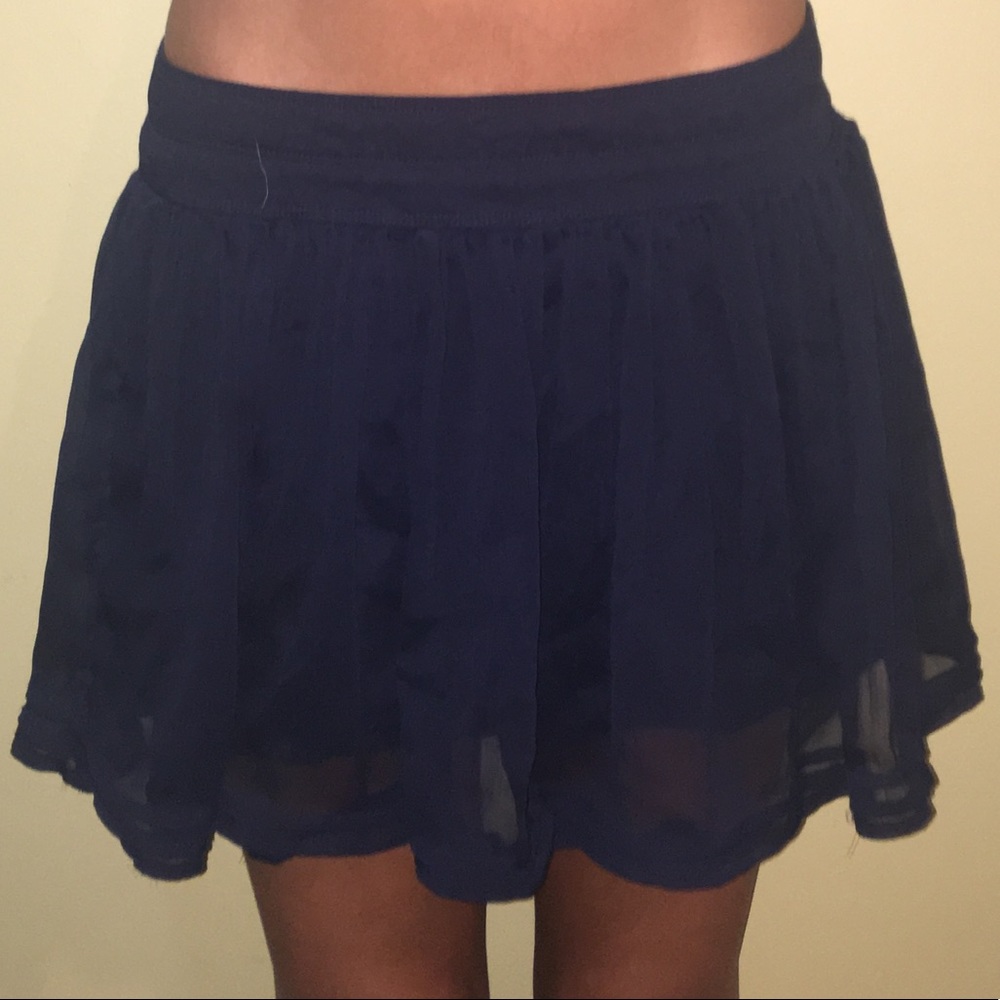 a navy blue hollister skirt