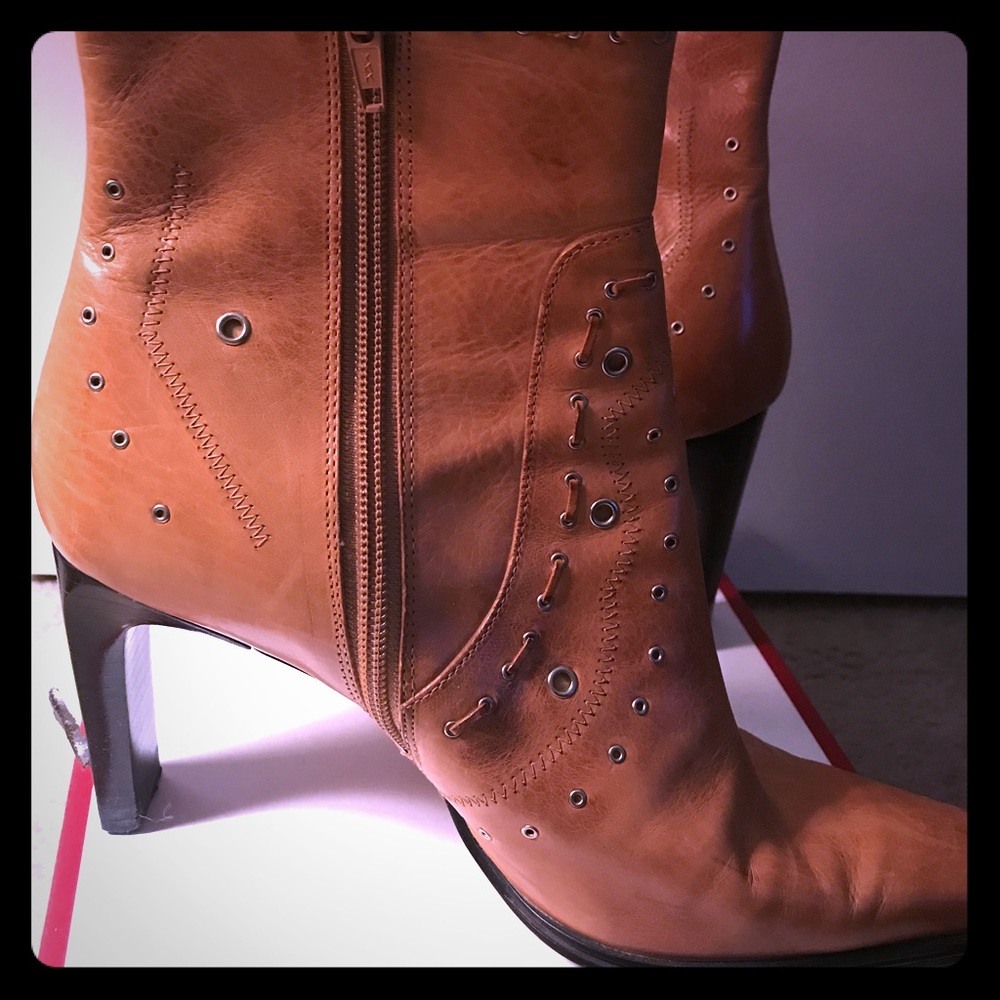 Nine West tan leather square toed ankle boot