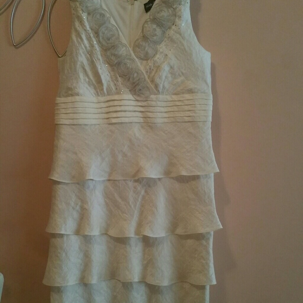 White Dress with ruffles v-neck with flowers