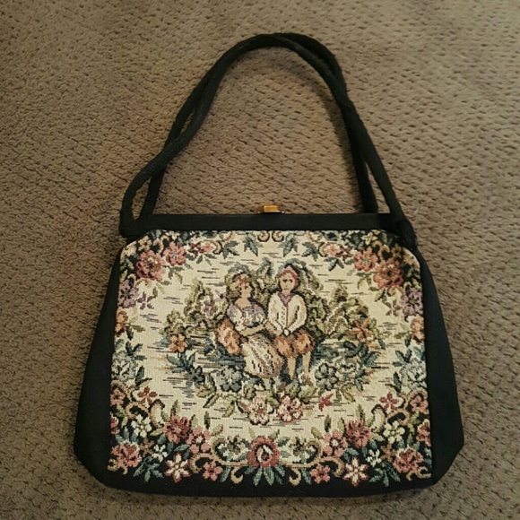 Handbags - FASHION HISTORY