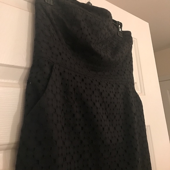 Eyelet dress with pockets - Picture 2 of 3