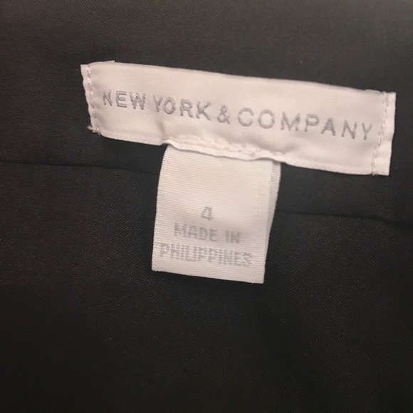 Eyelet dress with pockets - Picture 3 of 3