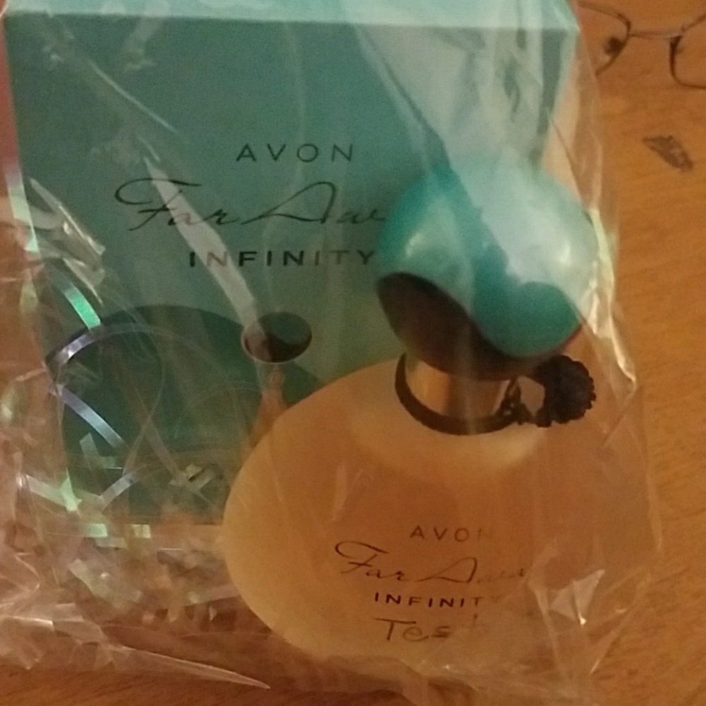 Avon far away infinity eau de parfum spray 1.7oz