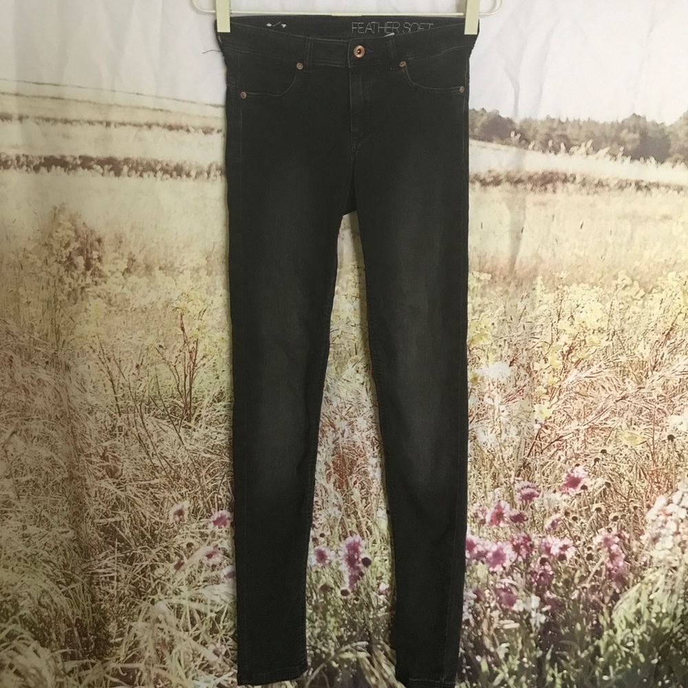 Black jeggings