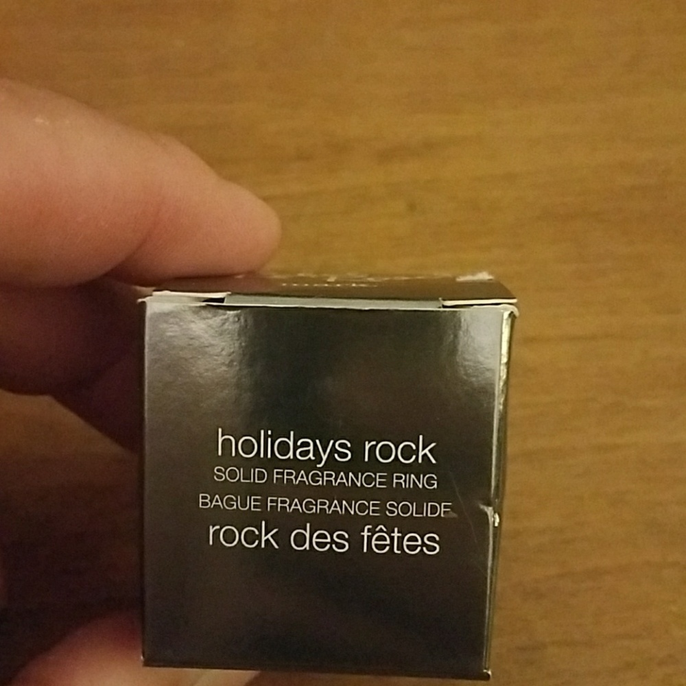 Avon rebel rose holidays rock solid fragrance ring
