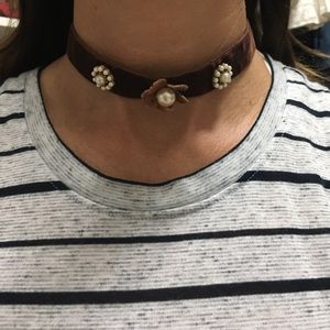 Velvet choker