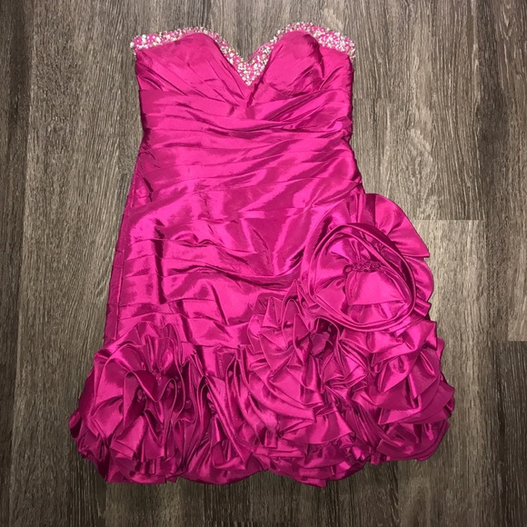 Dresses & Skirts - Party Dress