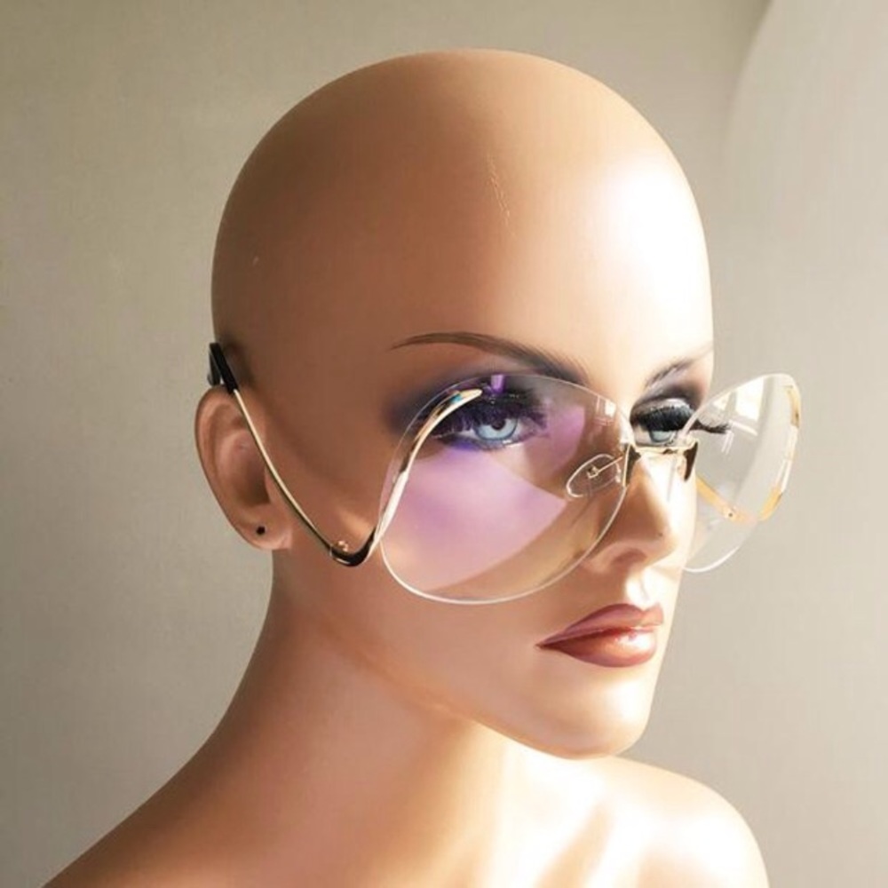 Twisted frames