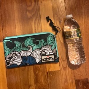 Kavu wallet/wristlet