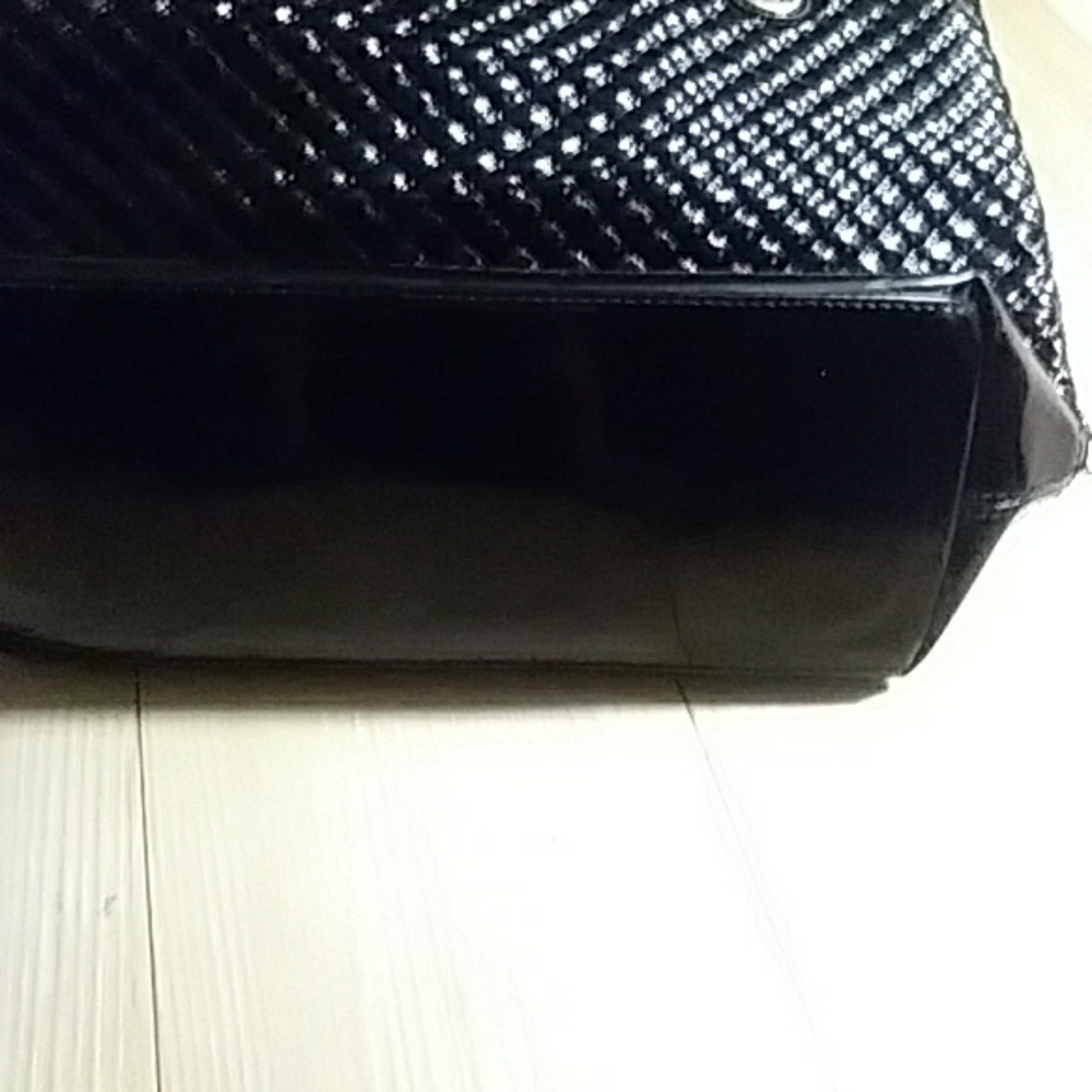 Pirse - Picture 2 of 3