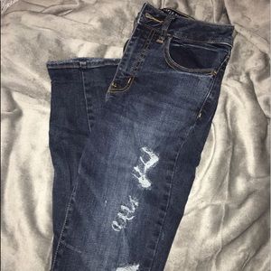 Destroyed skinny jeans
