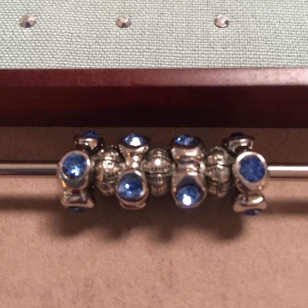 Unknown brand set of 4 blue spacer beads