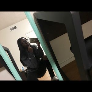 Meet your Posher, Valrisha