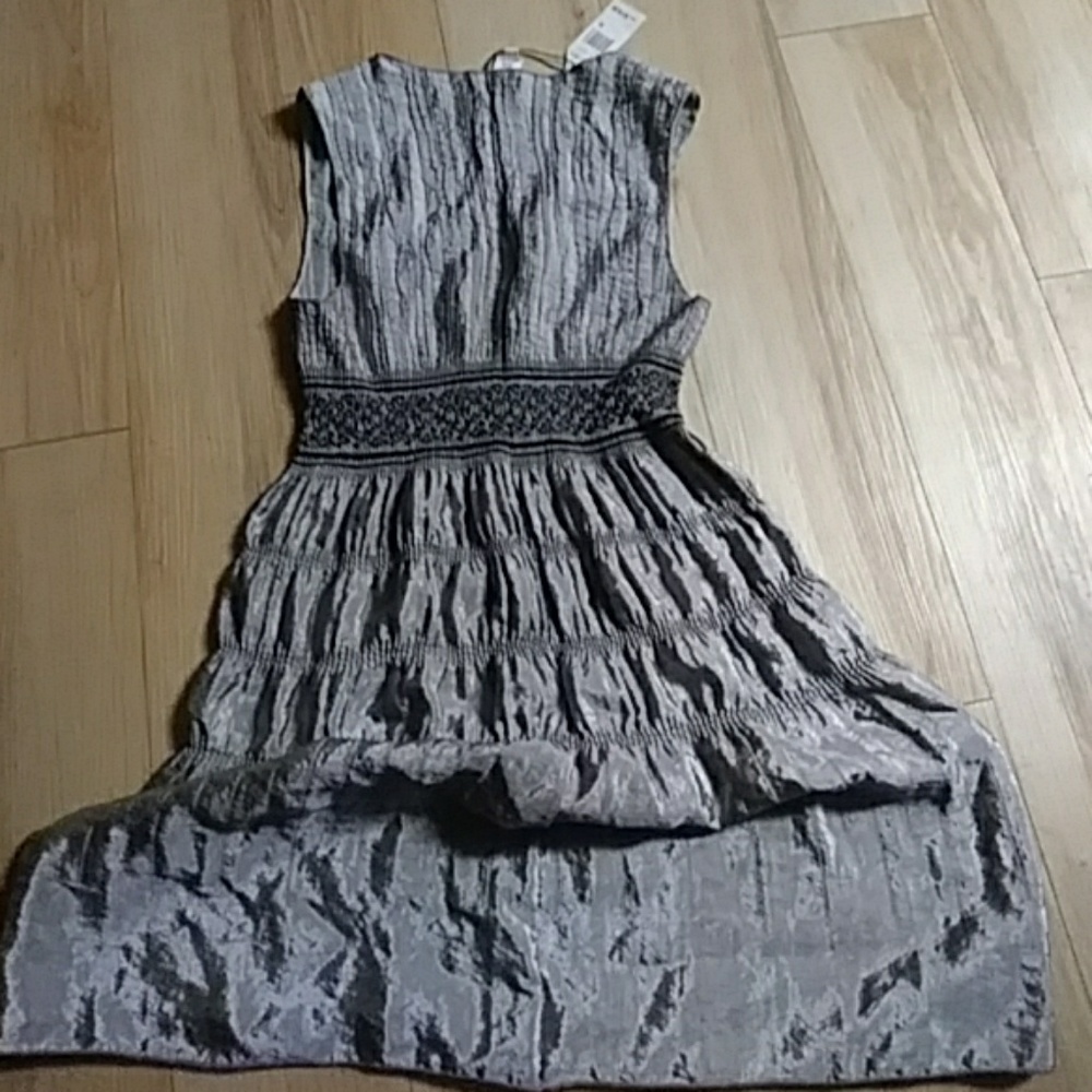 Dress - Picture 3 of 3