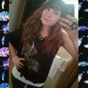 Rue 21 Top 🖤 🎀 Size Small