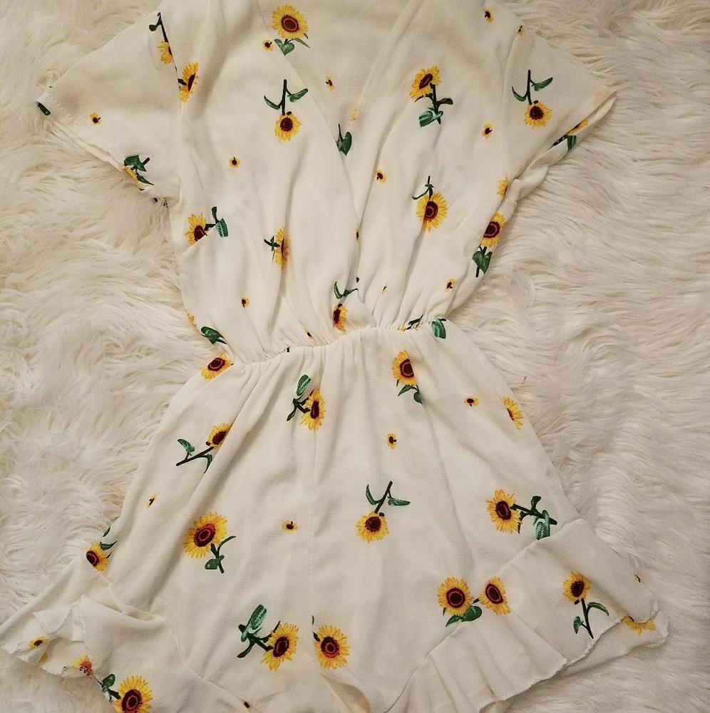 Boohoo sunflower romper