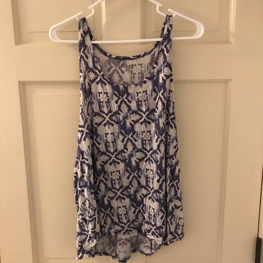 Women's flowy tank