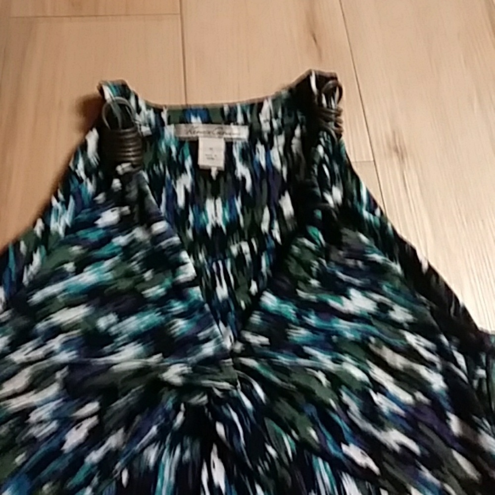 Dress - Picture 2 of 3