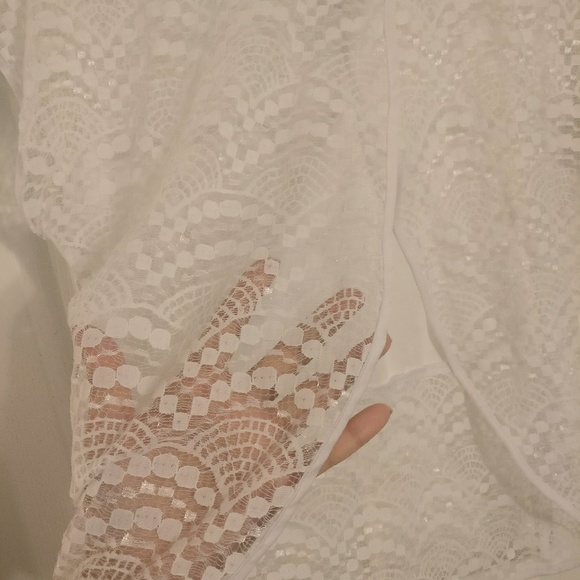 2b by bebe white lacey top. Open back. - Picture 2 of 4