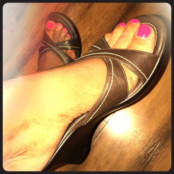 Tommy Hilfiger Shoes - TOMMY HILFIGER KERRY LEATHER WEDGE