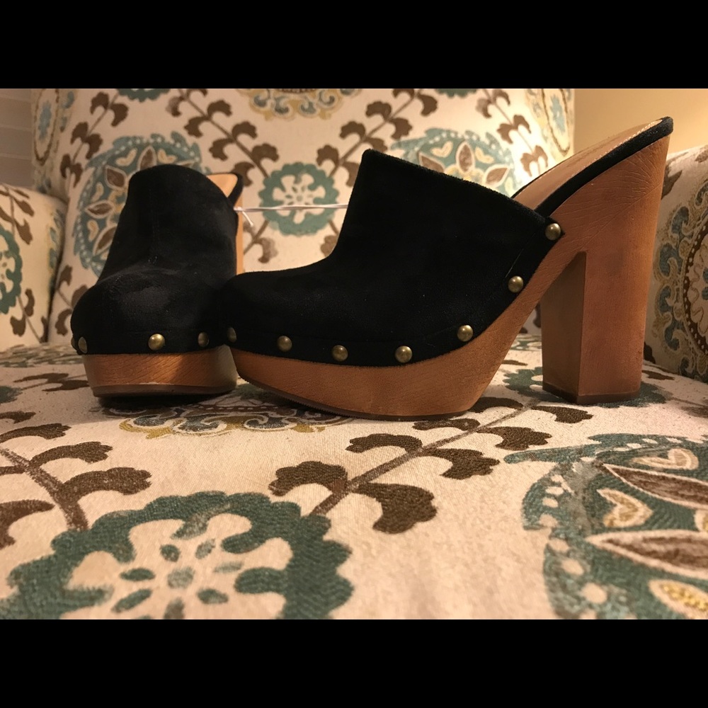 Mossimo Supply Co. (Target) clogs, 8.5