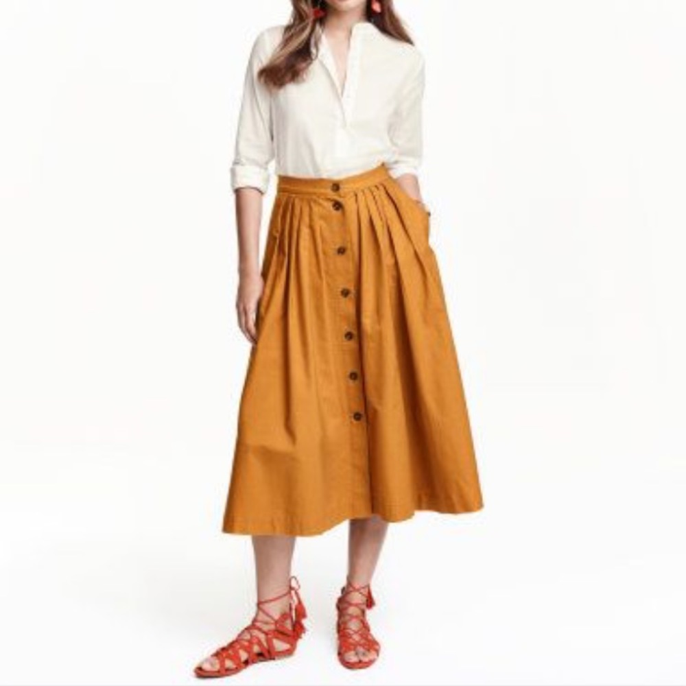 H&M vintage look mustard skirt pockets