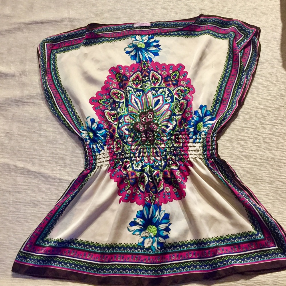 🌸Silk Cream Blouse w/ Floral Design🌸S