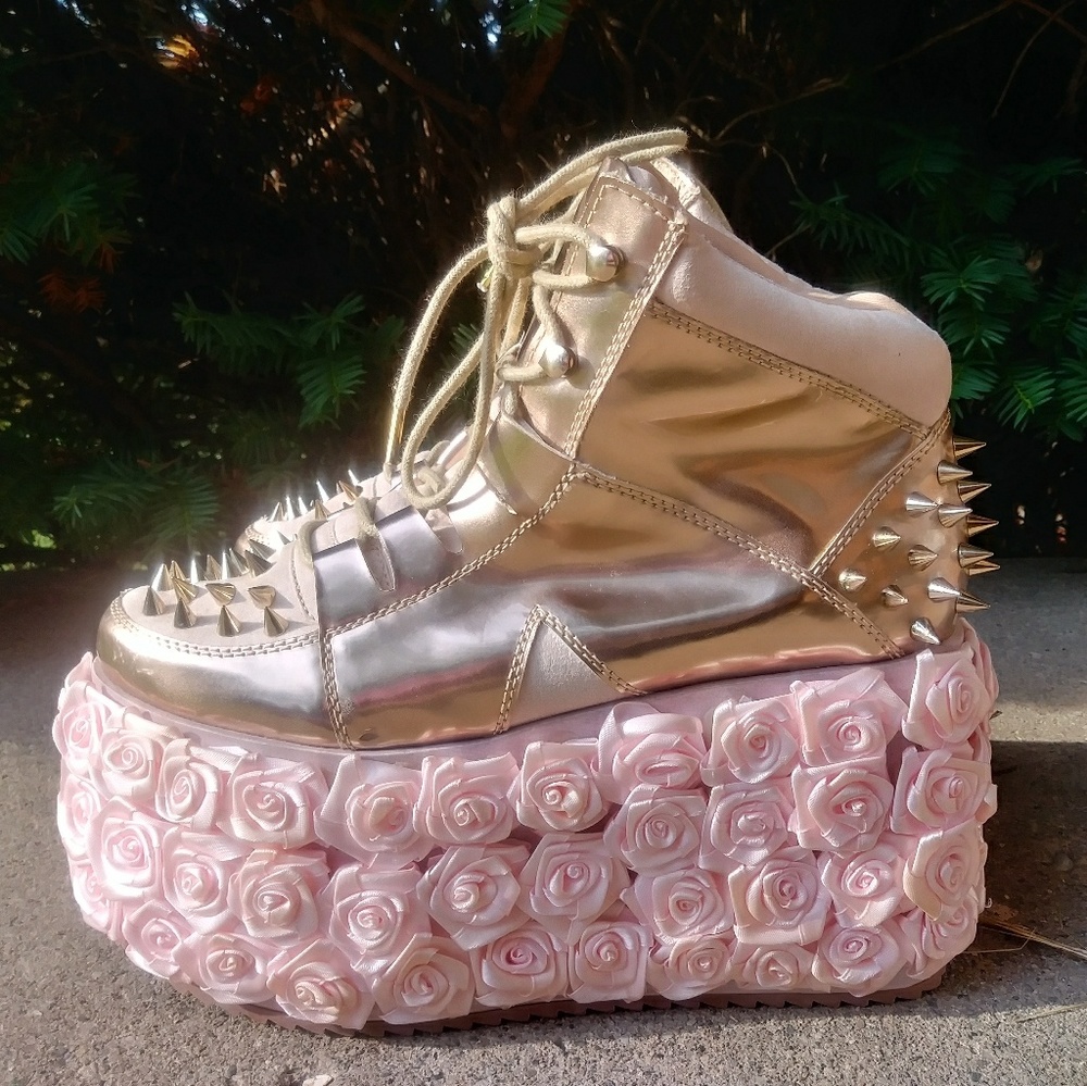 YRU QOZMOPOLITAN ROSE GOLD