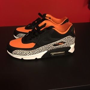 Nike Air Sneakers Black and Orange Size 5.5