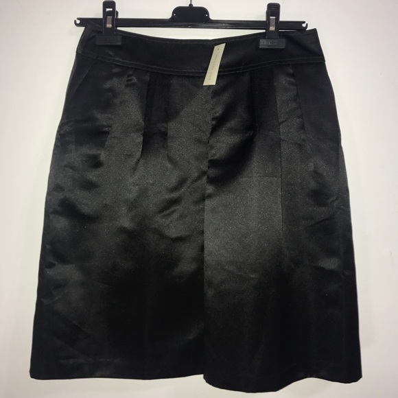NEW! Ann Taylor Satin Black Skirt Size 2 - Picture 6 of 8