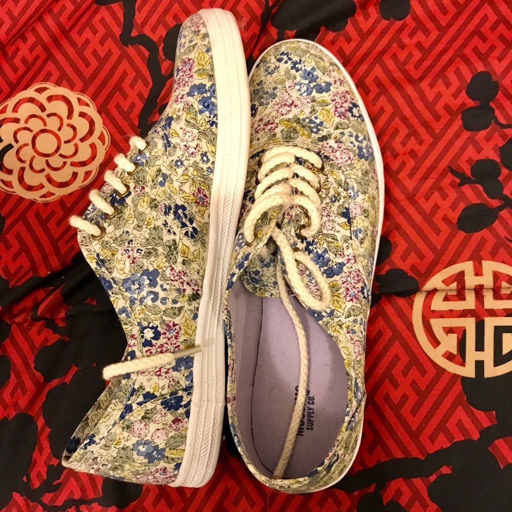 Floral Mossimo Sneakers Size 10