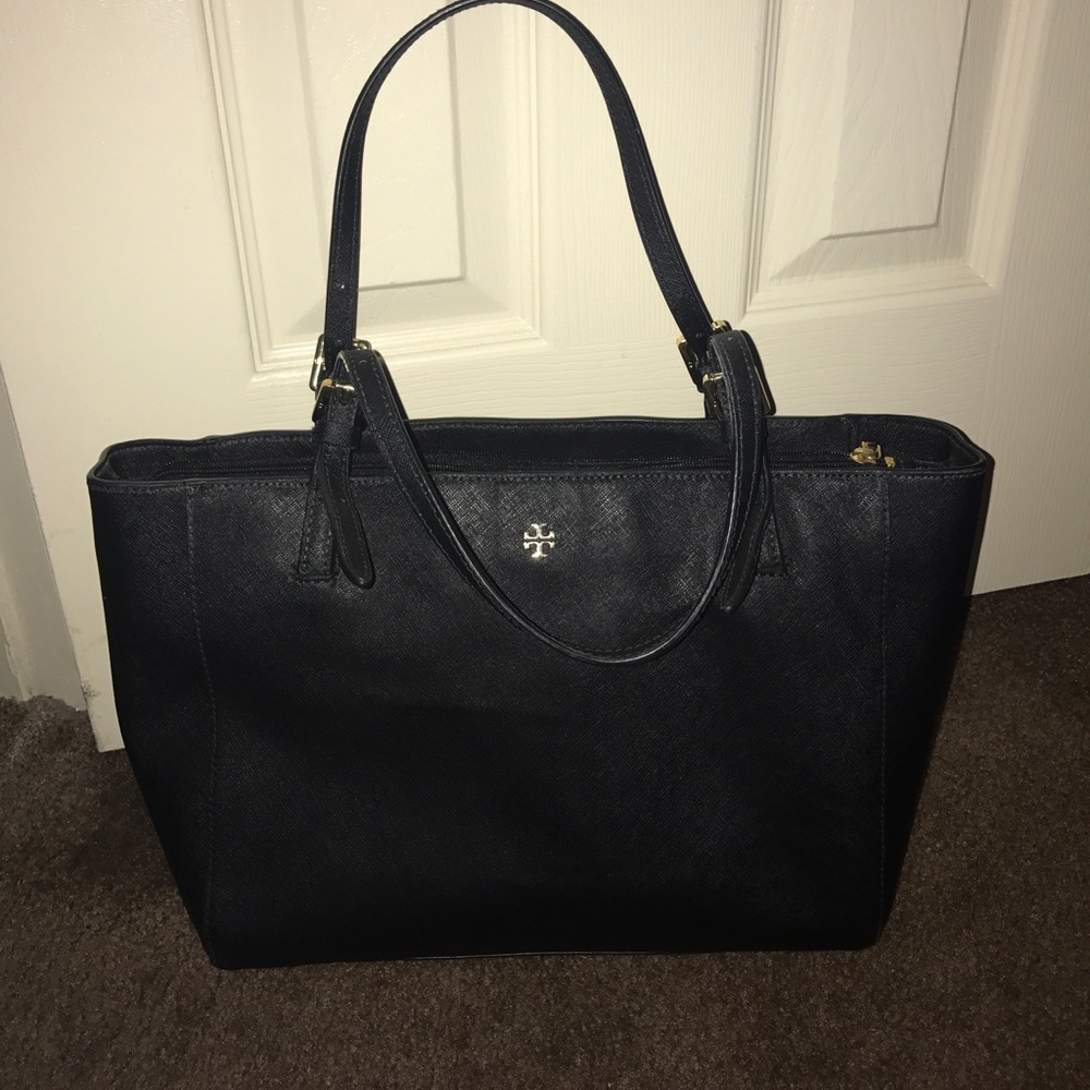 SOLD!!!! Black Tory Burch purse.