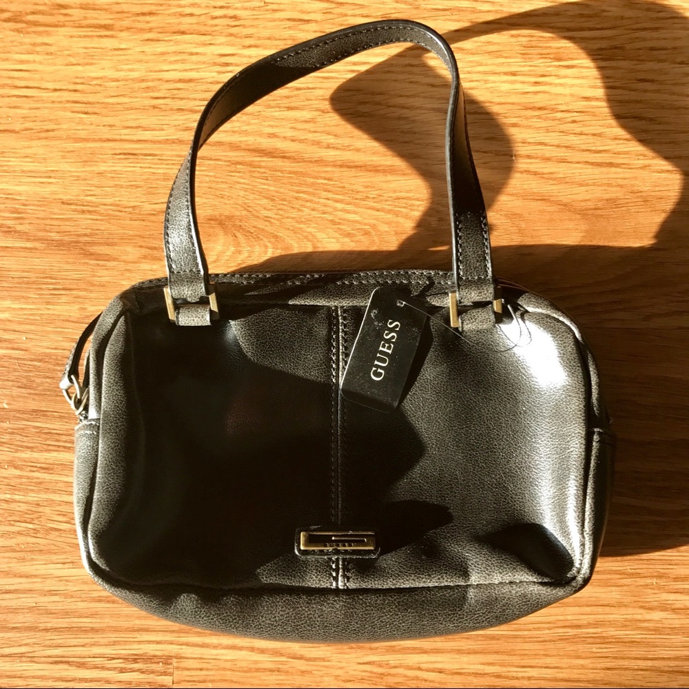 DEEP DISCOUNT GREAT DEAL Guess Bag NWT