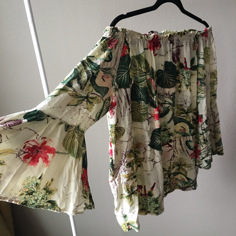 🌺FLORAL BLOUSE🌺