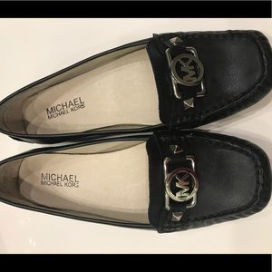 Size 6 Michael Kors flats