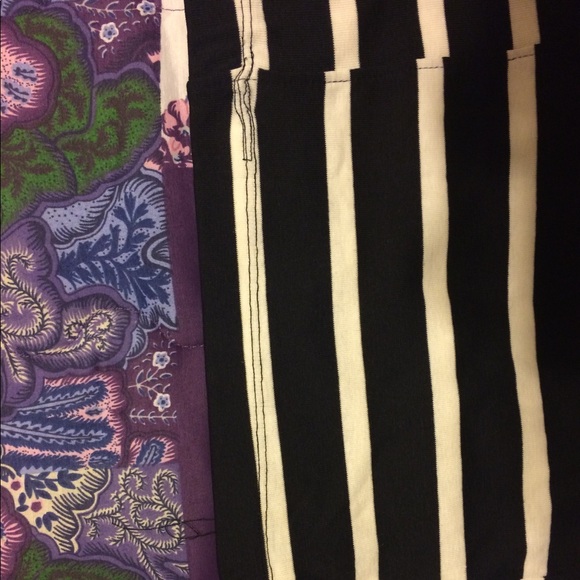**DONATING 6/30 MAKE OFFER** 
Black and White Stripped Pencil Skirt - Picture 3 of 5