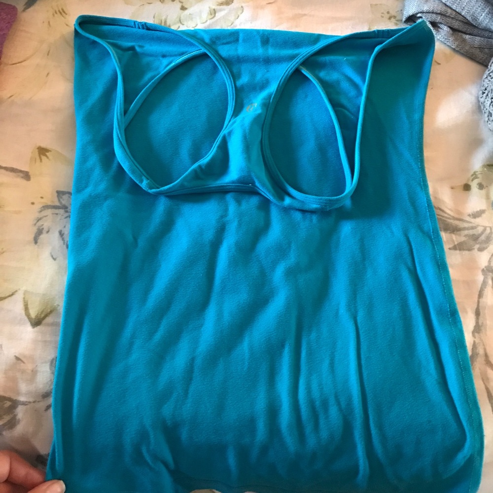 Lululemon running skirt and shirt