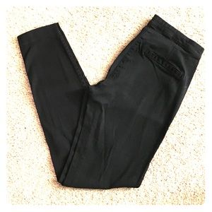 H&M High-wasted Skinnies with hip zipper