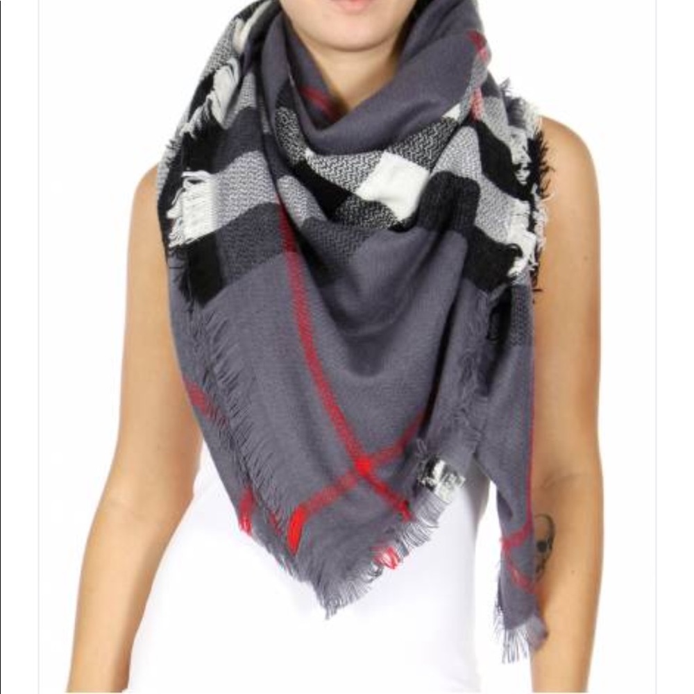 Grey oversized blanket scarf. - Picture 1 of 3