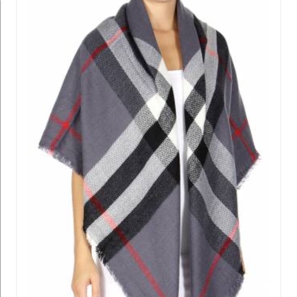 Grey oversized blanket scarf. - Picture 2 of 3