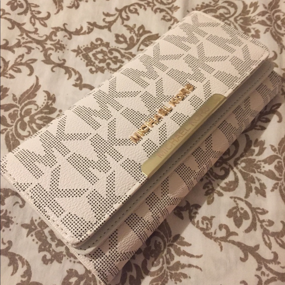 Michael Kors wallet